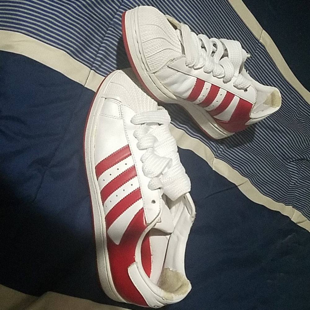 Vintage adidas superstars used but kept clean